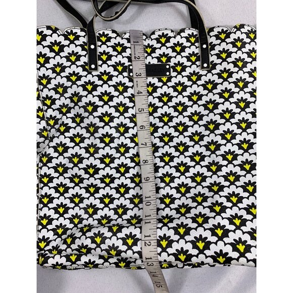 Vera Bradley Women's Large Daisy Purse - Picture 5 of 5